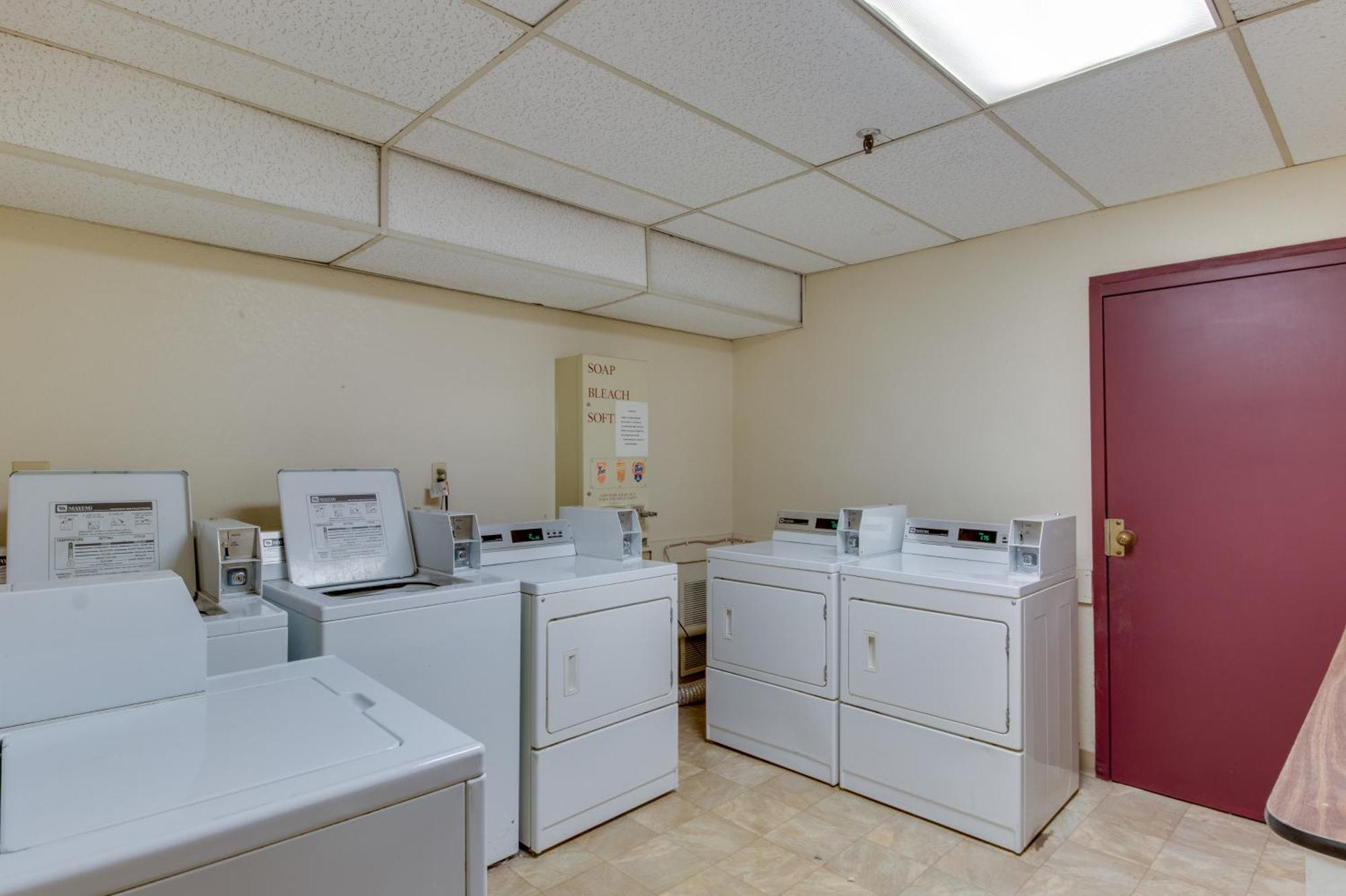Kings Crossing Apartments Winter Park Room photo